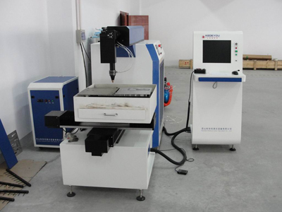 �����и��